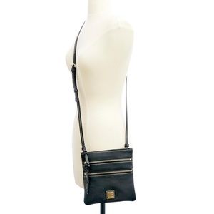 DOONEY & BOURKE Pebble Grain Triple Zip Crossbody Purse Navy